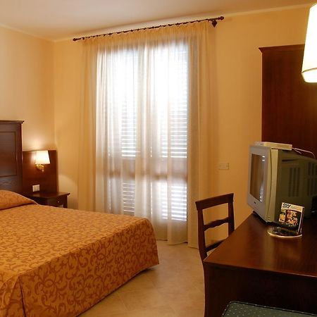 Hotel Villa Mokarta サレーミ 部屋 写真