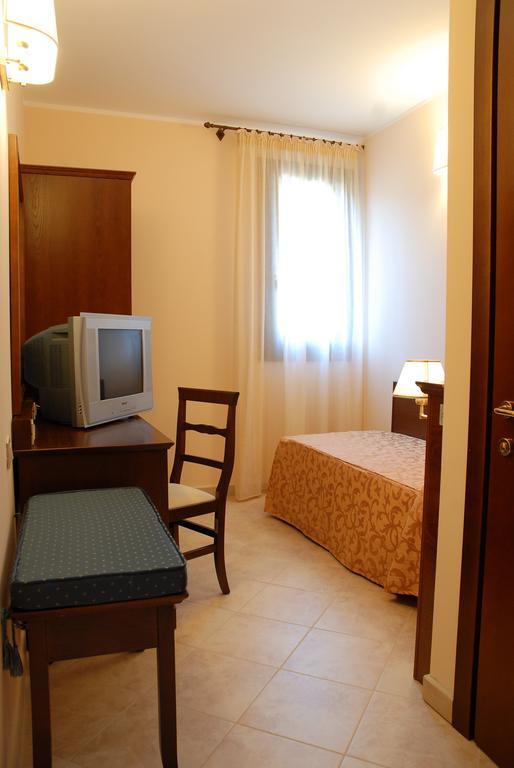 Hotel Villa Mokarta サレーミ 部屋 写真